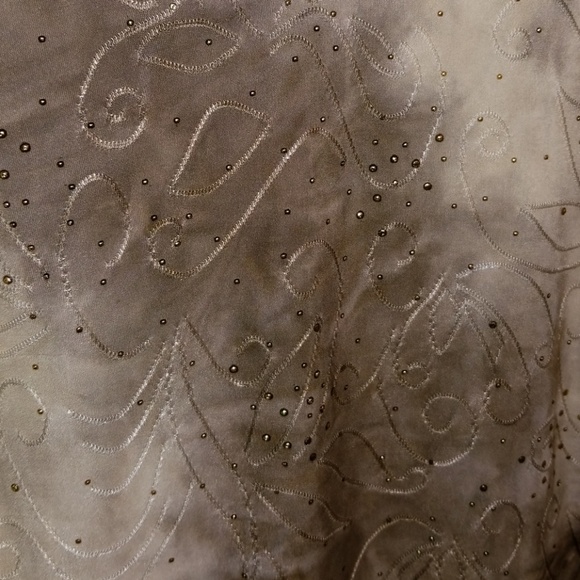 Versatile top. Great for office, great for party. - Picture 4 of 4